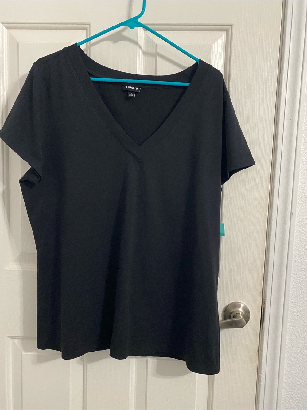 torrid Black V-Neck Short Sleeve Tee